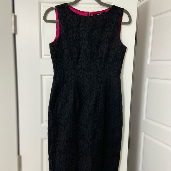 Elegant black Tahari sheath dress - Picture 1 of 4